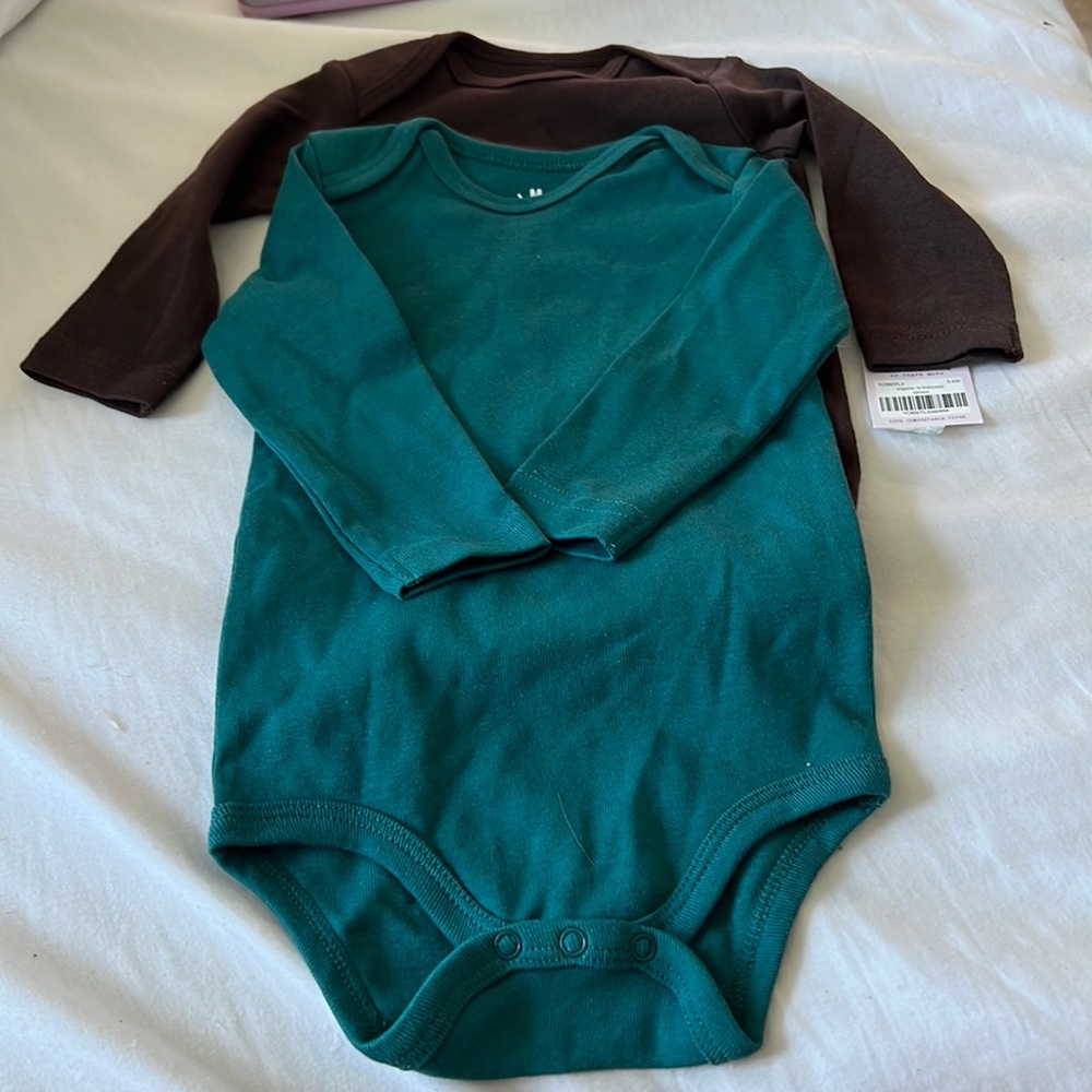 Brand new Primary long sleeve onesies 3-6 months